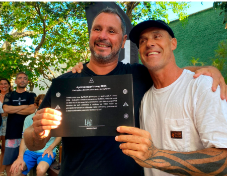 Pacific Surf School Achieves Exclusive AprimoreSurf Certification Under the Guidance of World Champion Leandro Dora