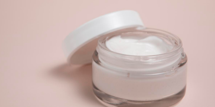 Daytime vs. Nighttime Moisturizers: What’s the Difference?